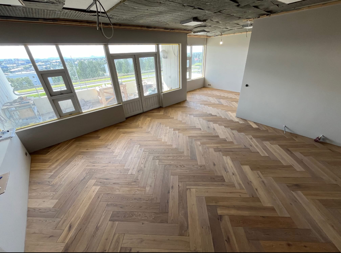 Herringbone parquet flooring